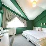 Alex&george Boutique