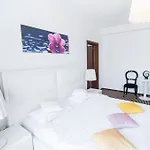 Alex&george Boutique מלון 4*