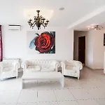 Alex&george Boutique