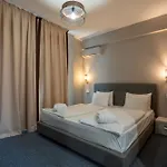 Alex&george Boutique מלון