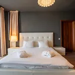 Alex&george Boutique 4*