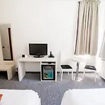 Alex&george Boutique מלון 4*