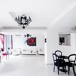 Alex&george Boutique 4*