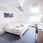 Alex&george Boutique