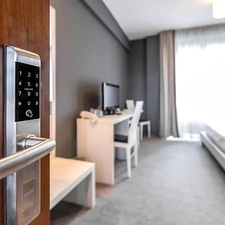 Hotel Alex&george Boutique 4*