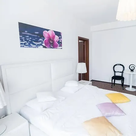 Alex&george Boutique Готель 4*