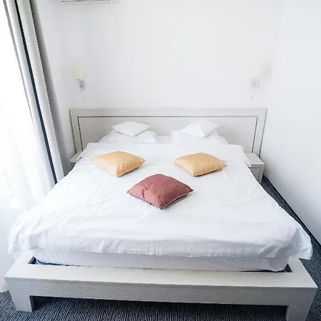 Alex&george Boutique Готель 4*
