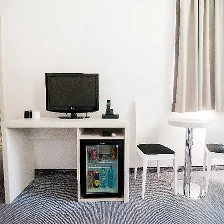 מלון Alex&george Boutique