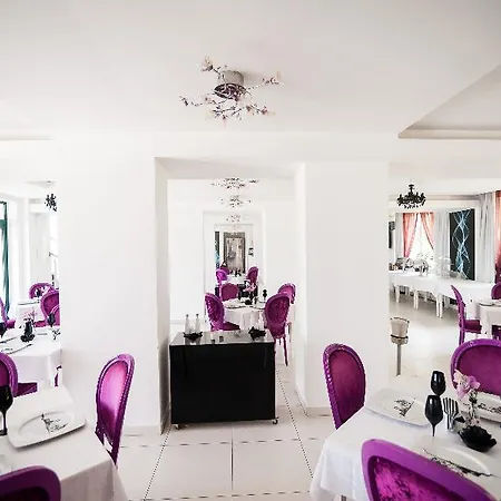 Hotel Alex&george Boutique 4*