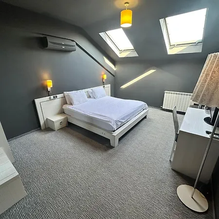 Alex&george Boutique Готель