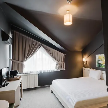 Alex&george Boutique 4*