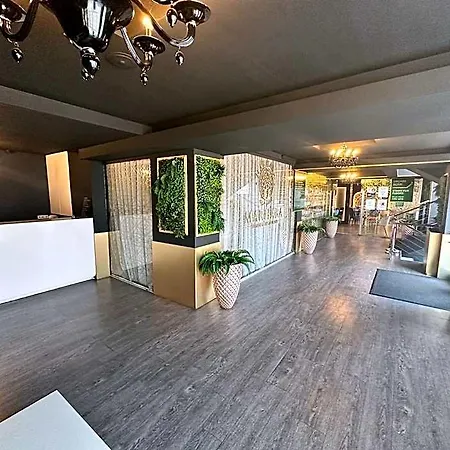 Alex&george Boutique 4*