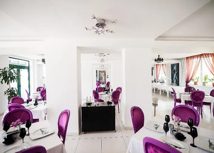 Hotel Alex&george Boutique 4*