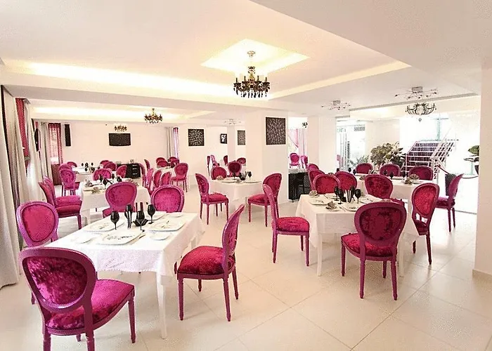 Alex&george Boutique 4*