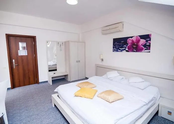 Hotel Alex&george Boutique 4*